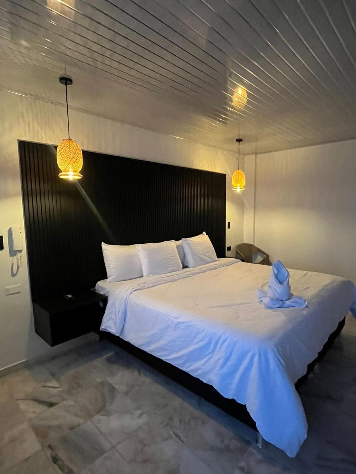 Hotel Celeste Inn Chinauta- Fusagasuga Zewnętrze zdjęcie